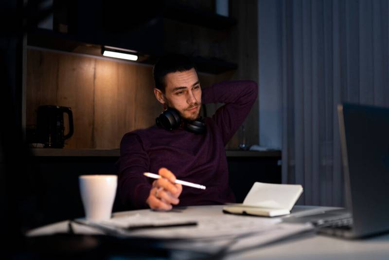 Early warning signs of workplace anxiety: shifting priorities, slow decisions, after-hours work, poor sleep, low participation